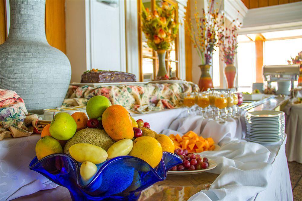 Hotel Gavina Costa Mar イキケ エクステリア 写真 A buffet at a hotel