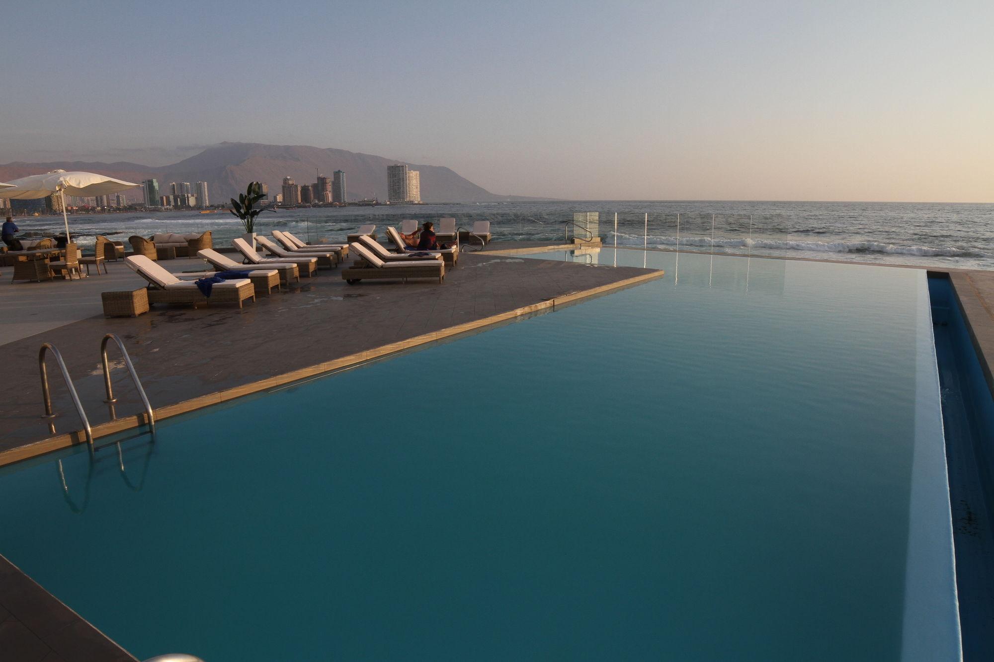 Hotel Gavina Costa Mar イキケ エクステリア 写真 The pool at the Westin