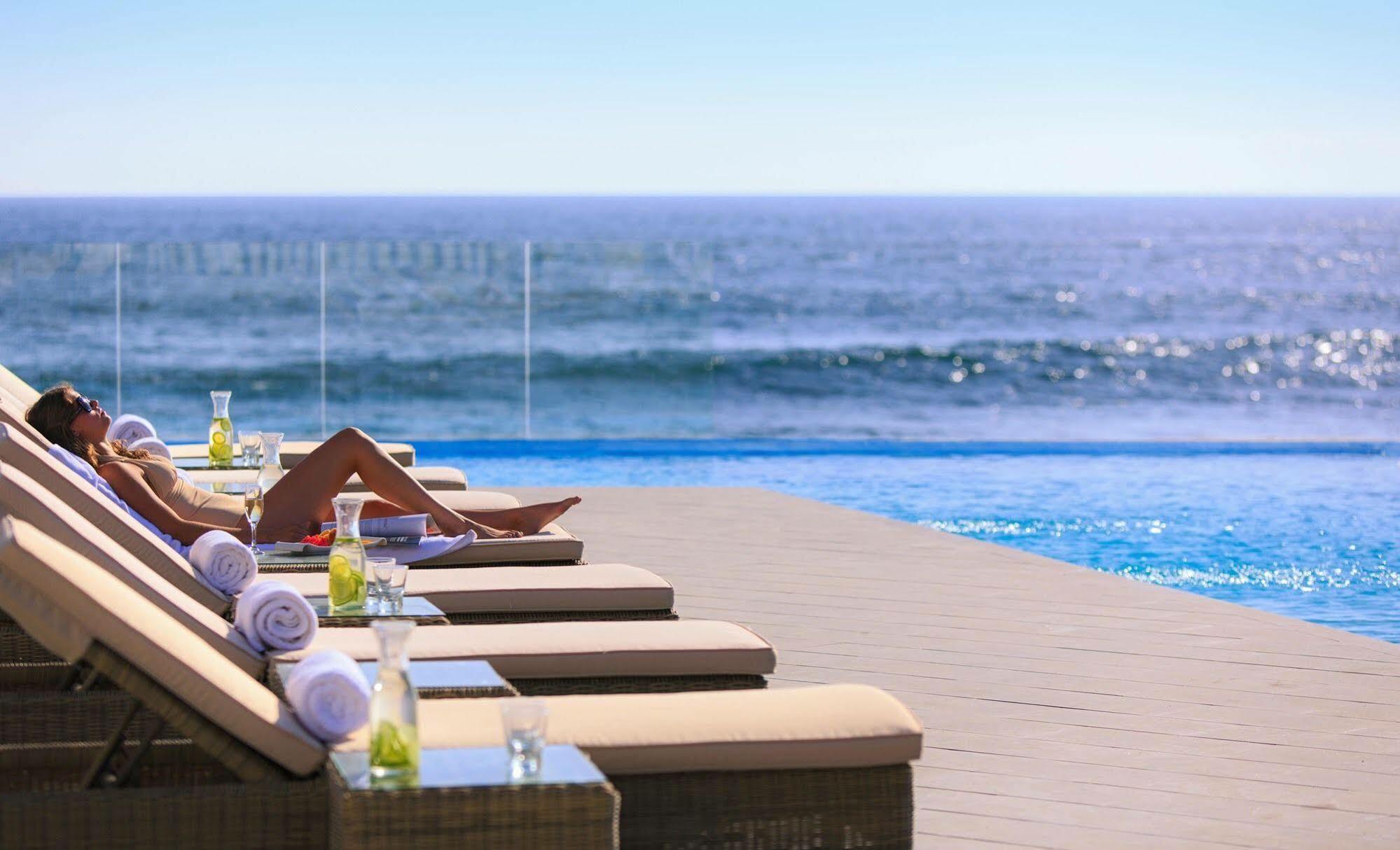 Hotel Gavina Costa Mar イキケ エクステリア 写真 Infinity pool at the hotel